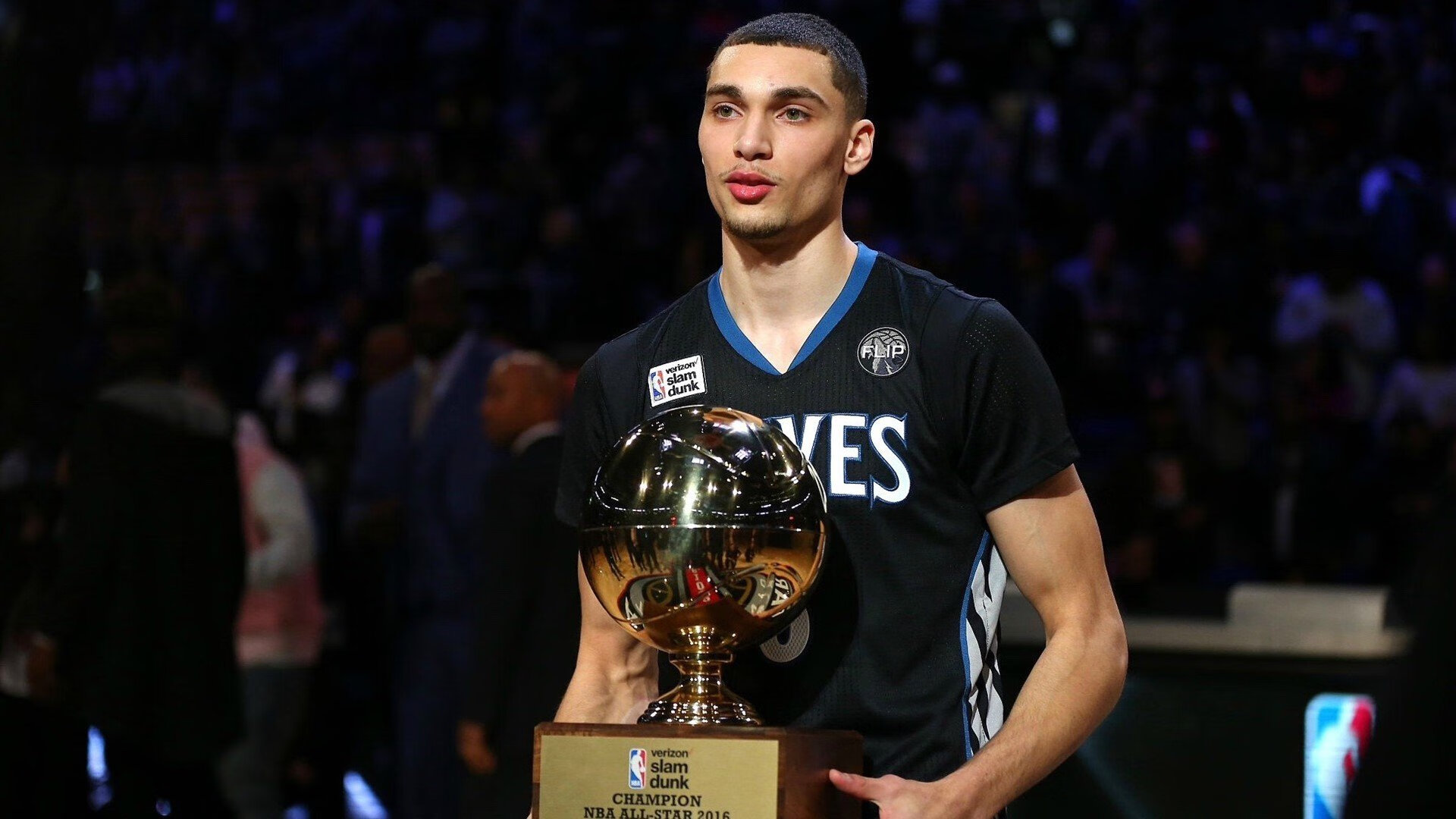 _奇才队在关键时刻稳住局面_，奇才队全称